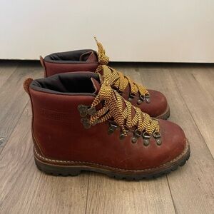 Coolest Vintage Northlake Leather Lace Up Hiking Boots - 7